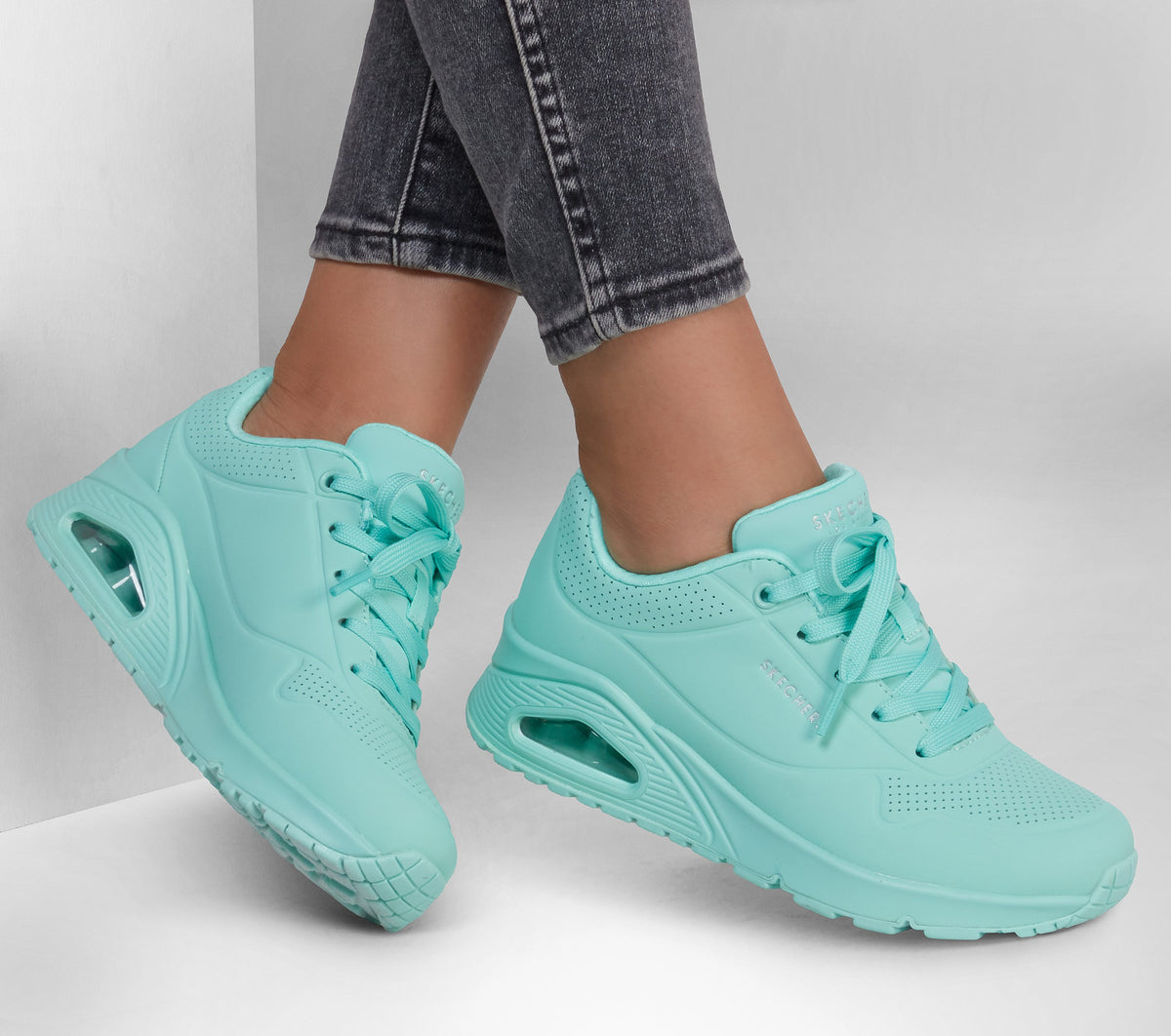 Tenis Skechers UNO Verde para mujer, vista 2