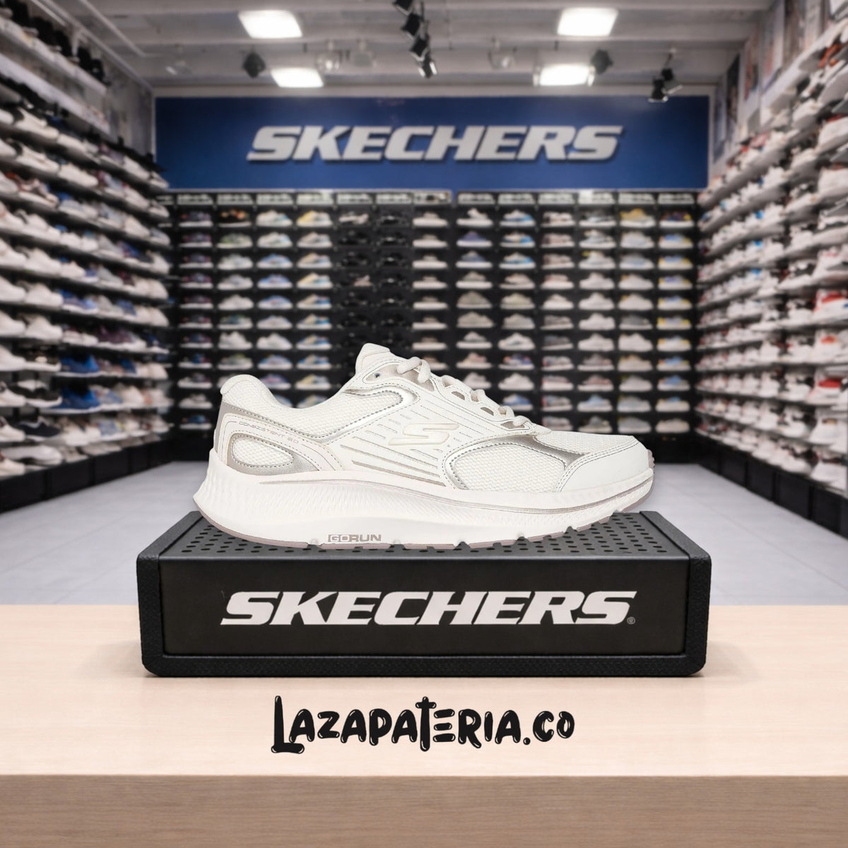 Tenis Skechers GOrun Beige para mujer